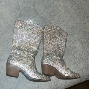 Worn once Pierre Dumas size 10 silver sparkle zip back cowgirl boots